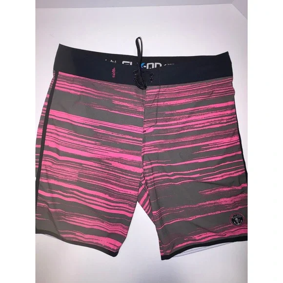 Mens Wrangler dress/active pants 34/30, Magellan 33w shorts, salt‎ life swim 34w - Picture 4 of 15